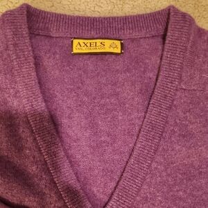 Axel's Vail, Colorado Purple V-Neck Sweater  Sz M 100% Cashmere Made In Scotland